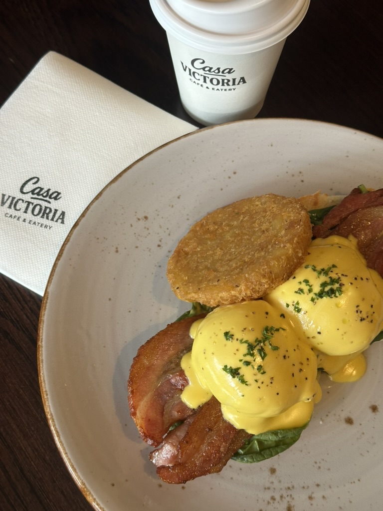 Casa Victoria Eggs Benedict with bacon, hash brown and regular coffee